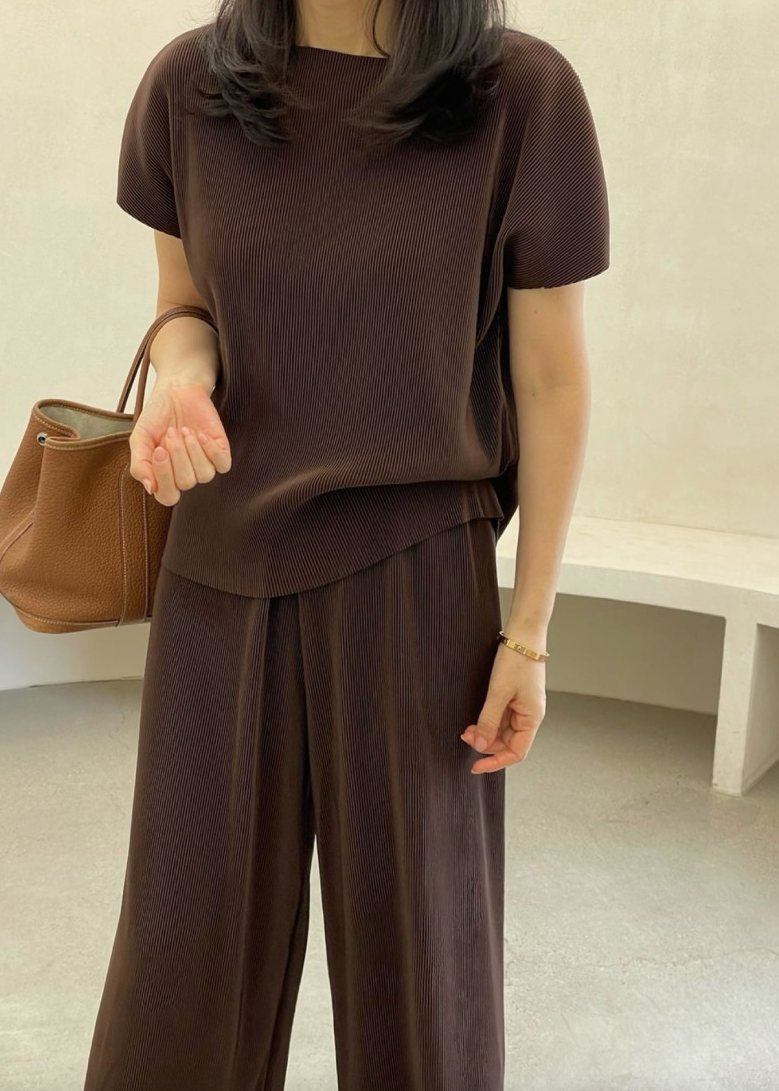 Pleated wide pants