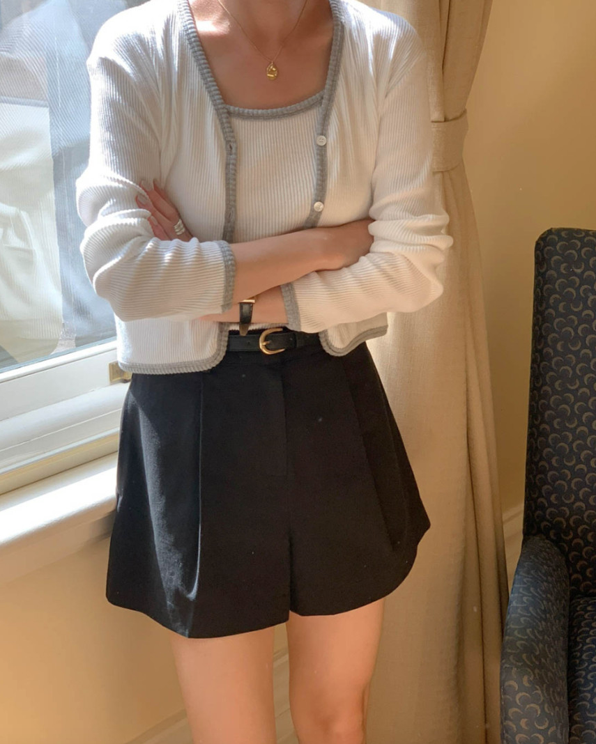 Pintuck shorts with belt