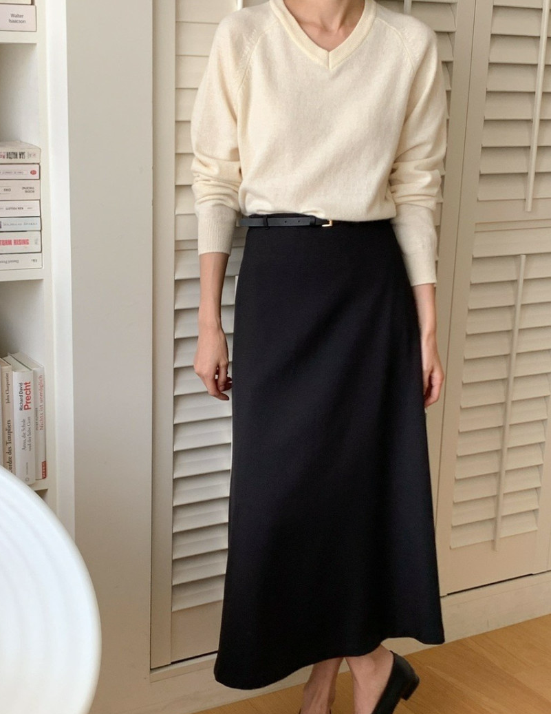 (F/W) Cashmere blend V neck sweater