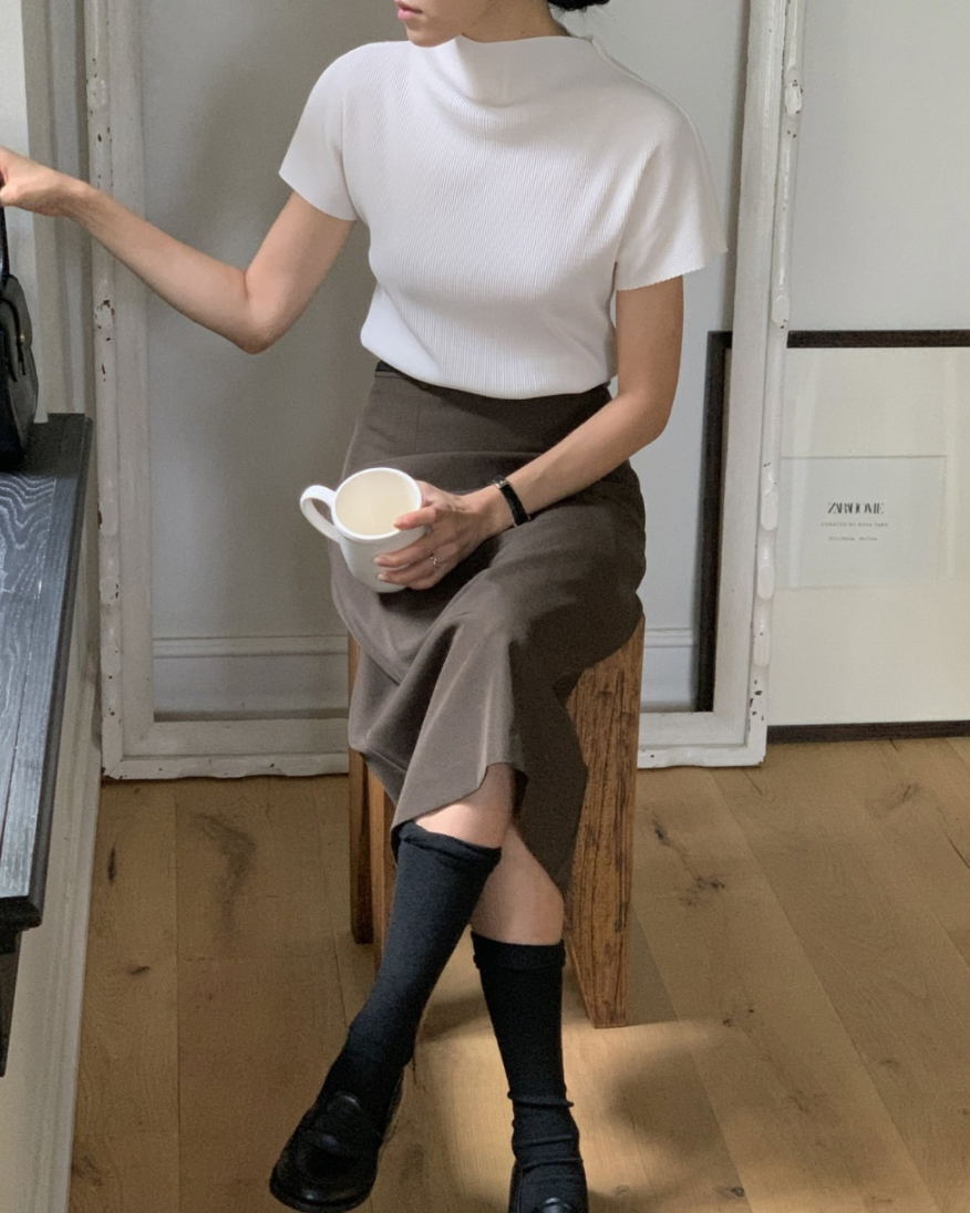 Half neck pleats top
