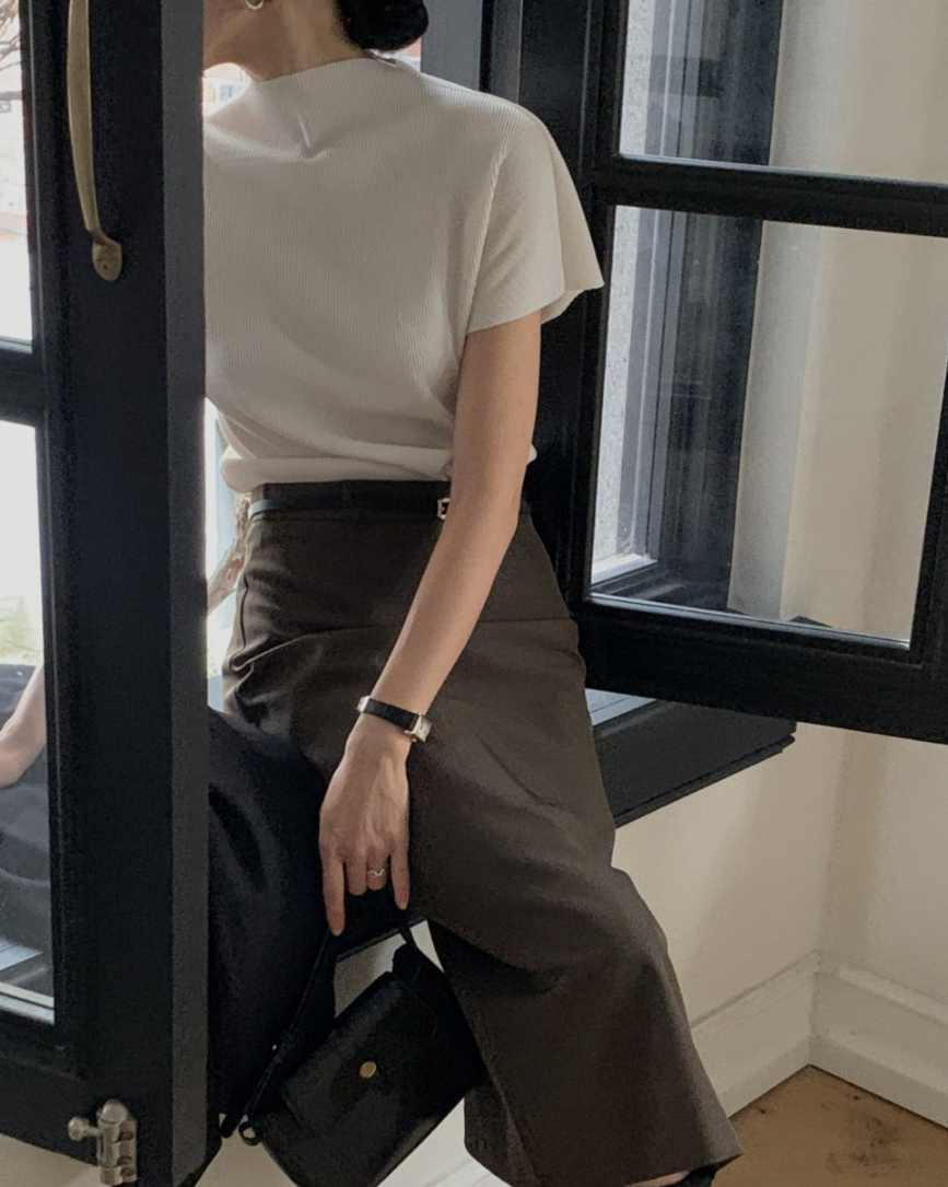 Half neck pleats top