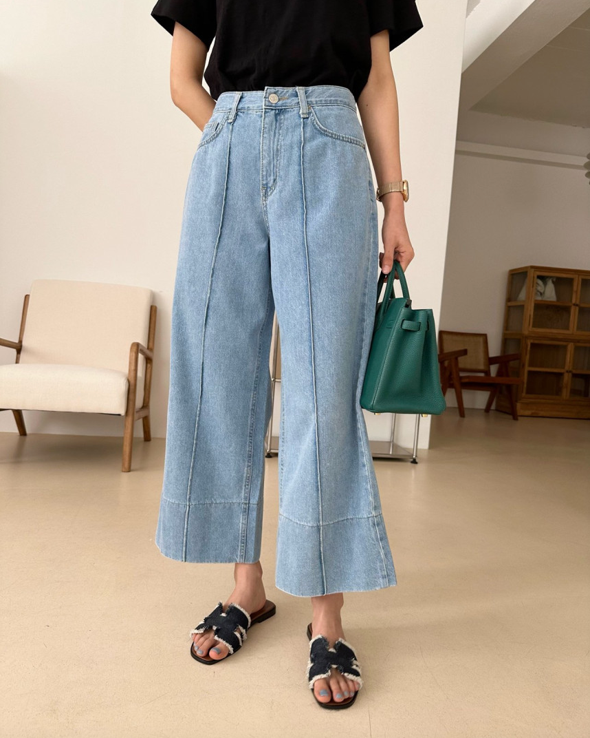 Light denim Pintuck Straight Leg Jeans