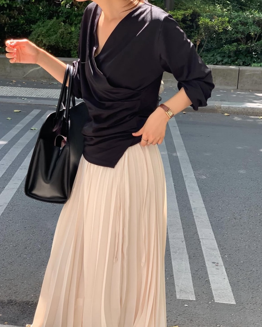 Accordion pleats skirt