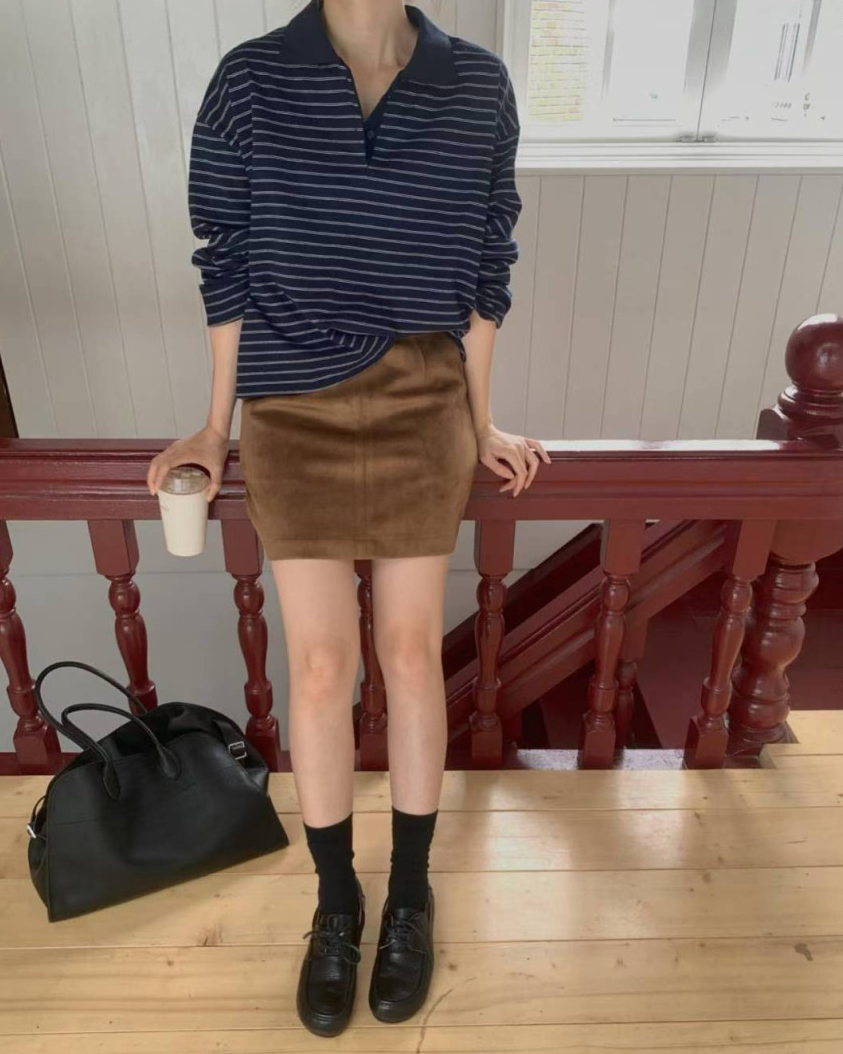 Round collar striped tee