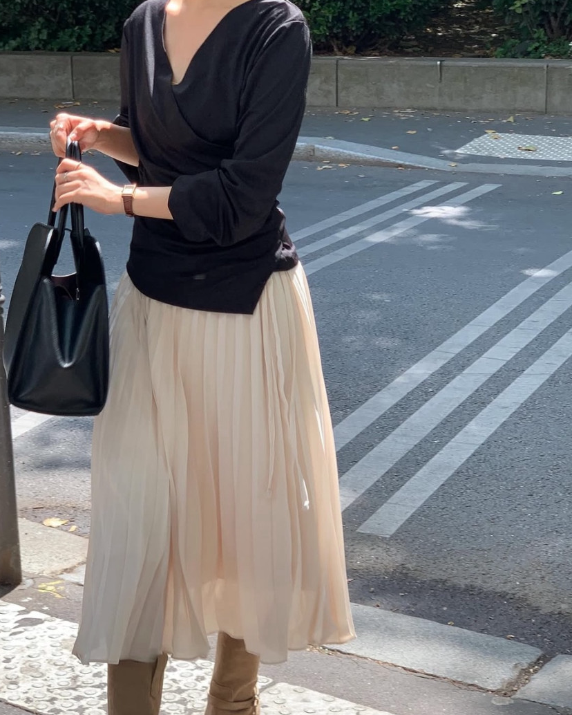 Accordion pleats skirt