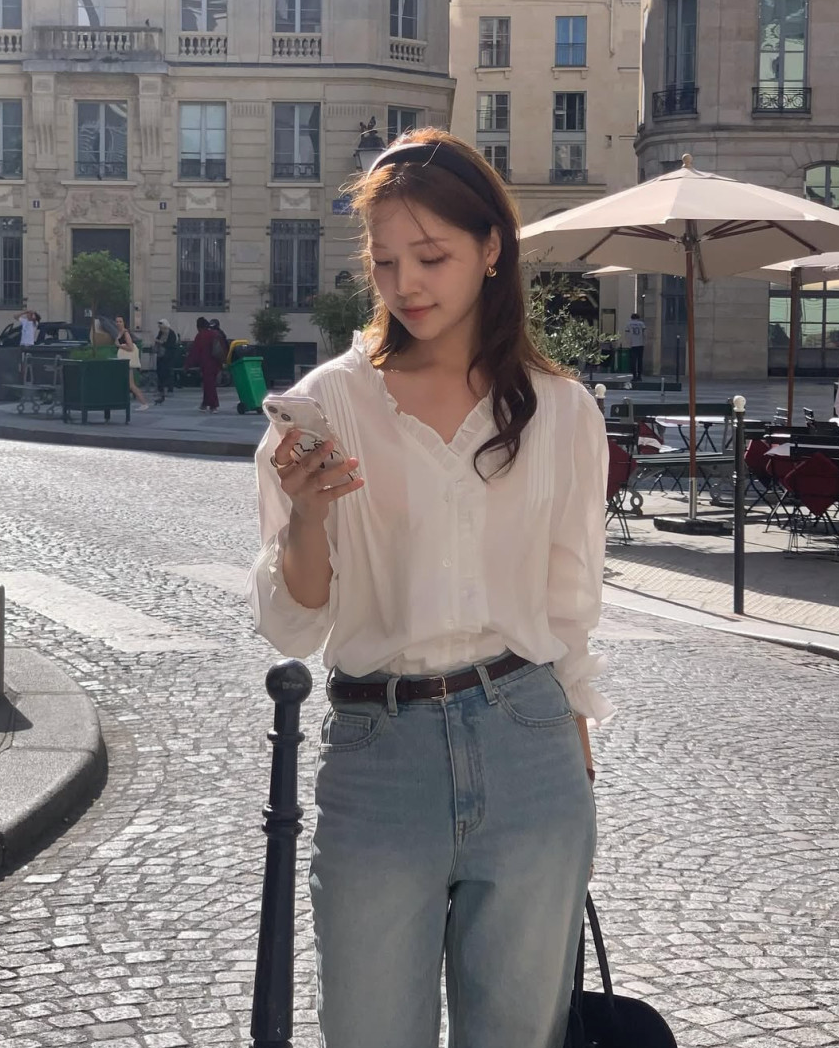 Cotton frill blouse