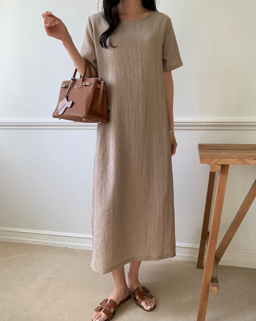 Minimal round neck dress