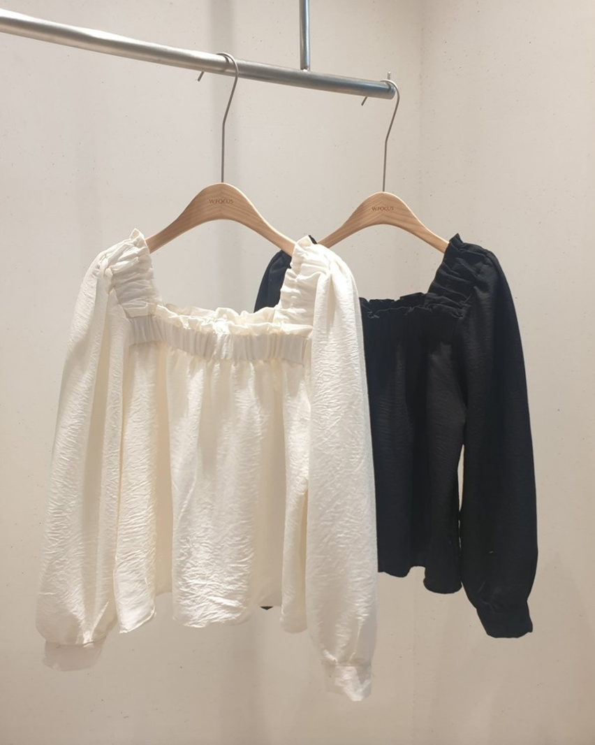 Shirring square long sleeves blouse