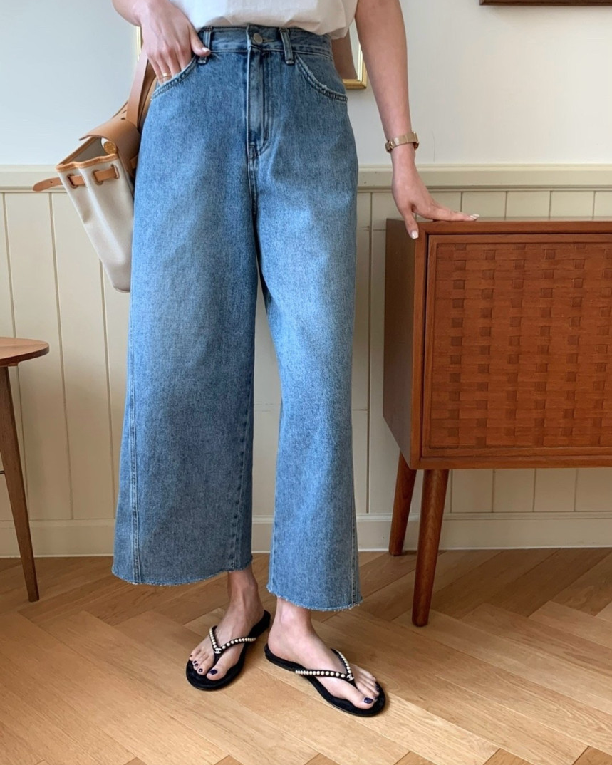 Summer wide natural jeans