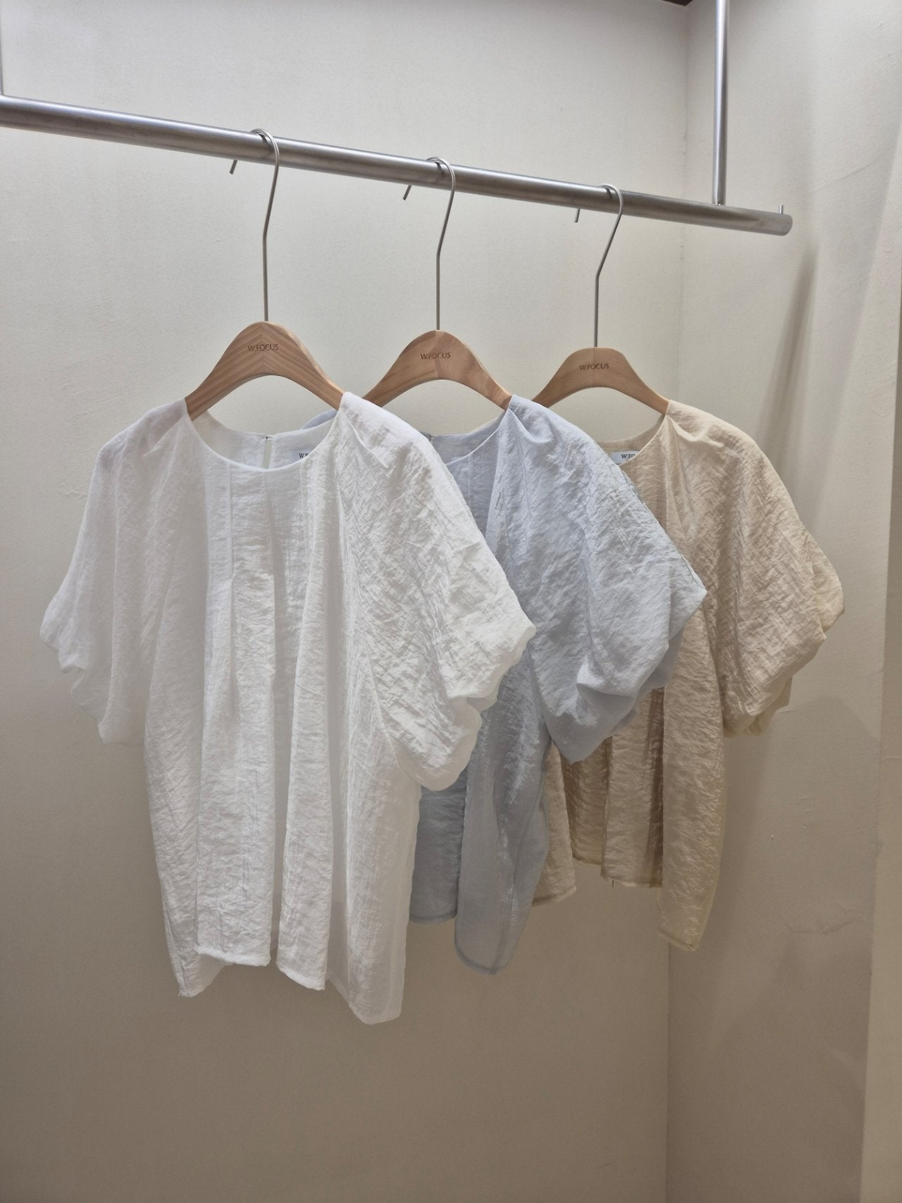 Flowing puff blouse