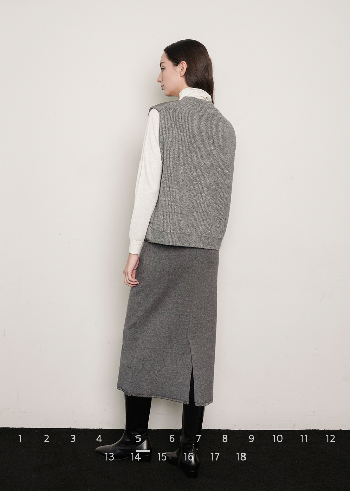(F/W) Knitted-back down vest