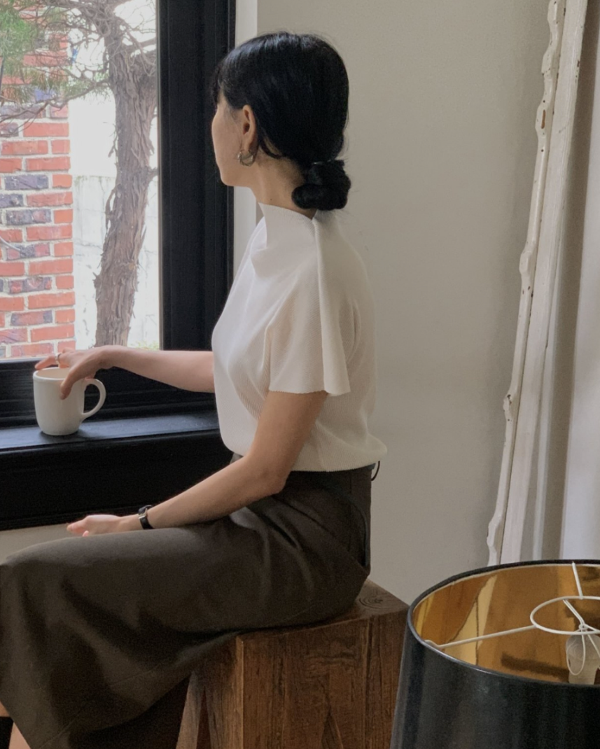 Half neck pleats top