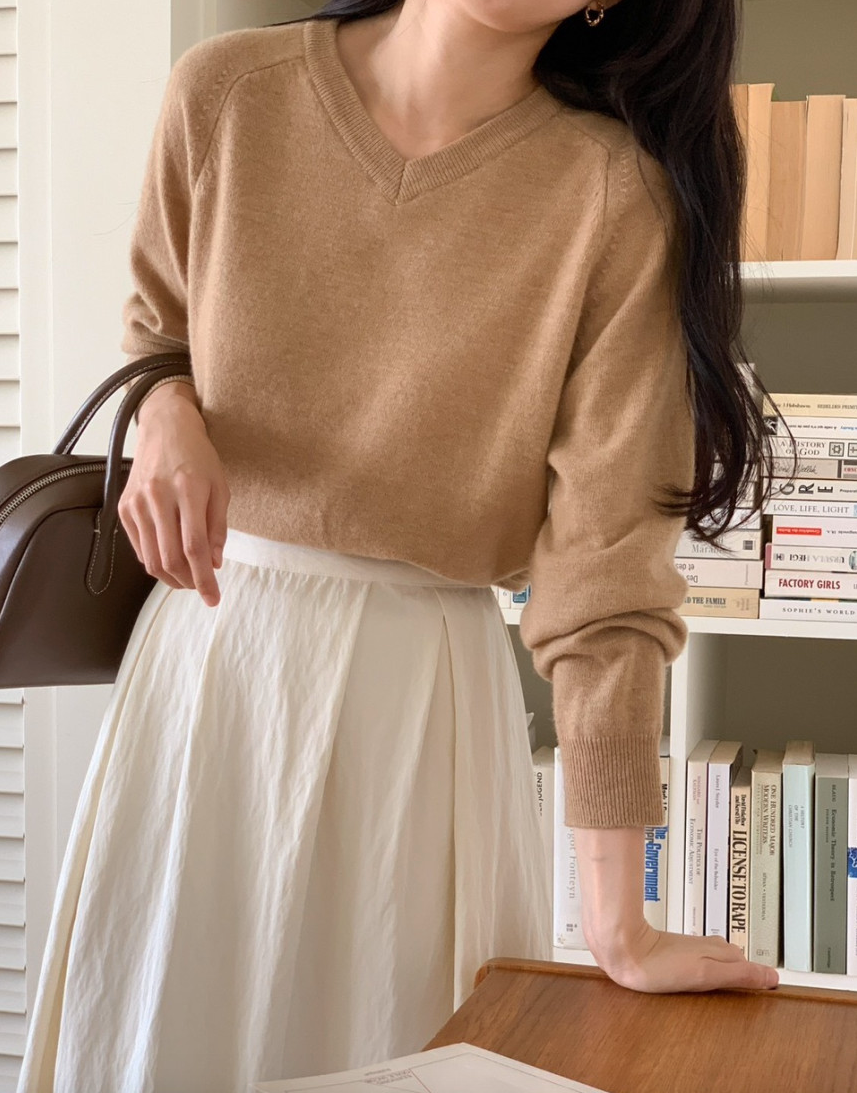 (F/W) Cashmere blend V neck sweater