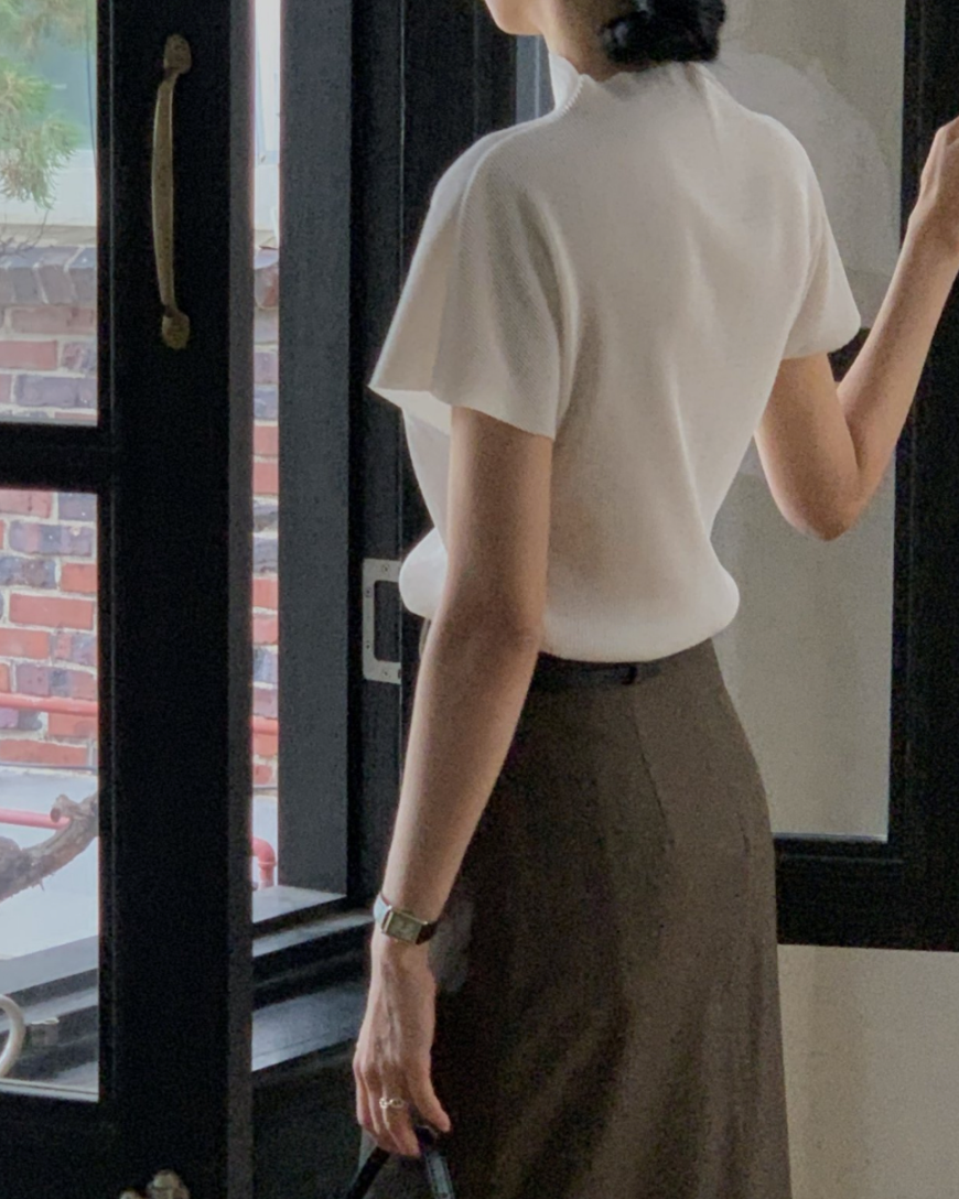 Half neck pleats top