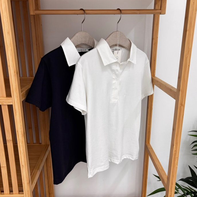 Contrast collar T-shirt