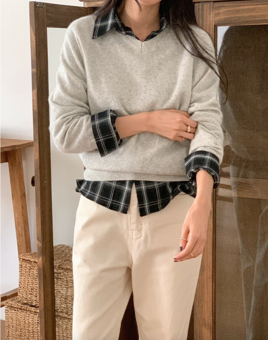 (F/W) Cashmere blend V neck sweater