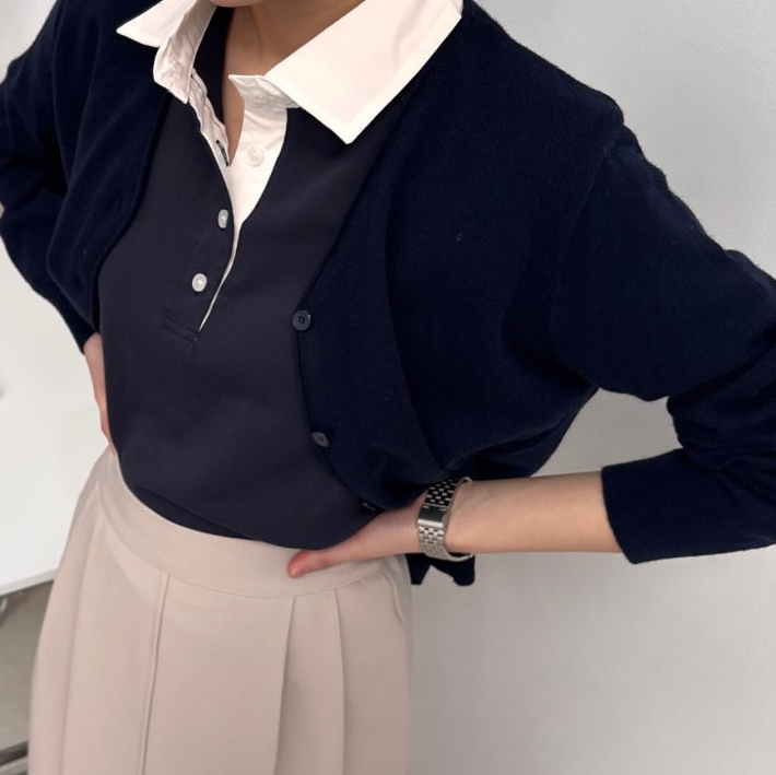 Contrast collar T-shirt