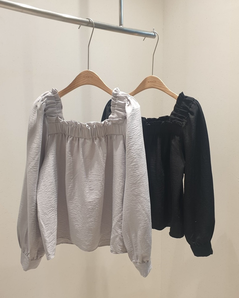 Shirring square long sleeves blouse