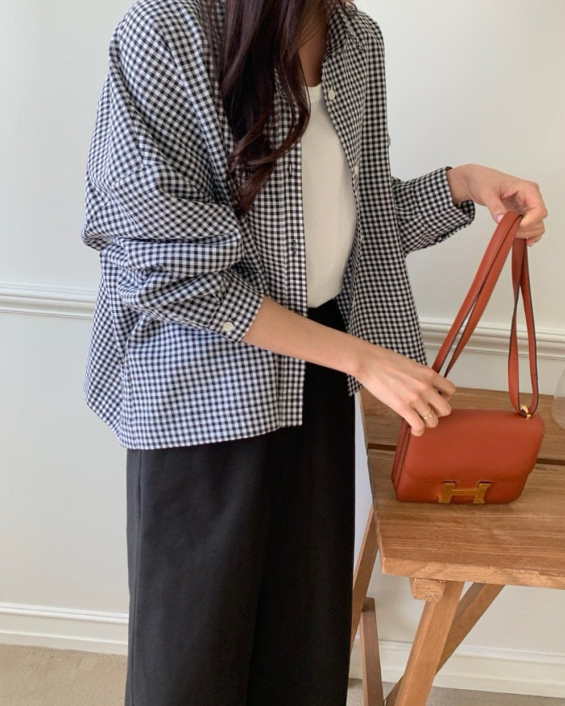 Small checkered cropped shirt