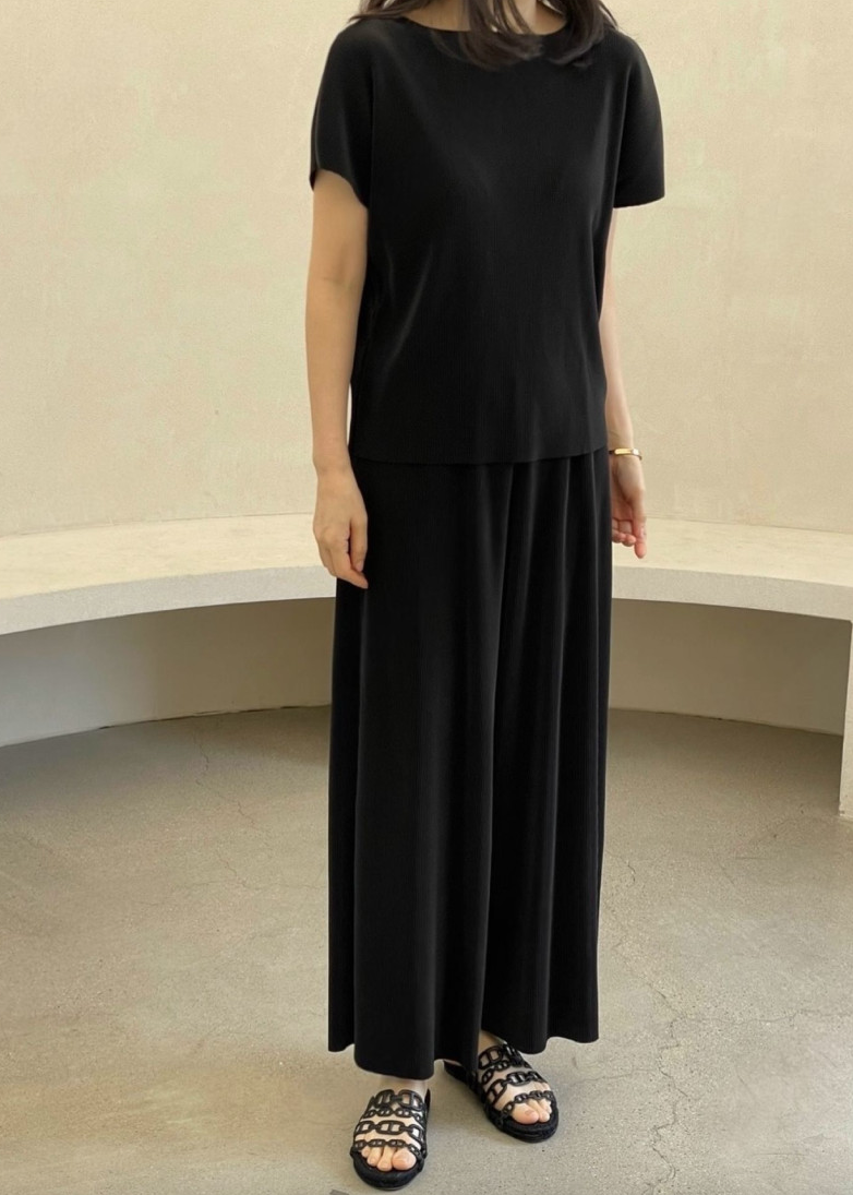 Pleated wide pants