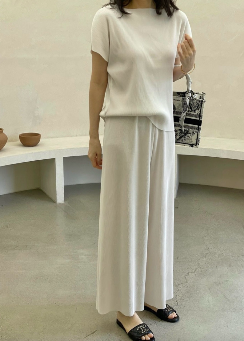 Pleated wide pants