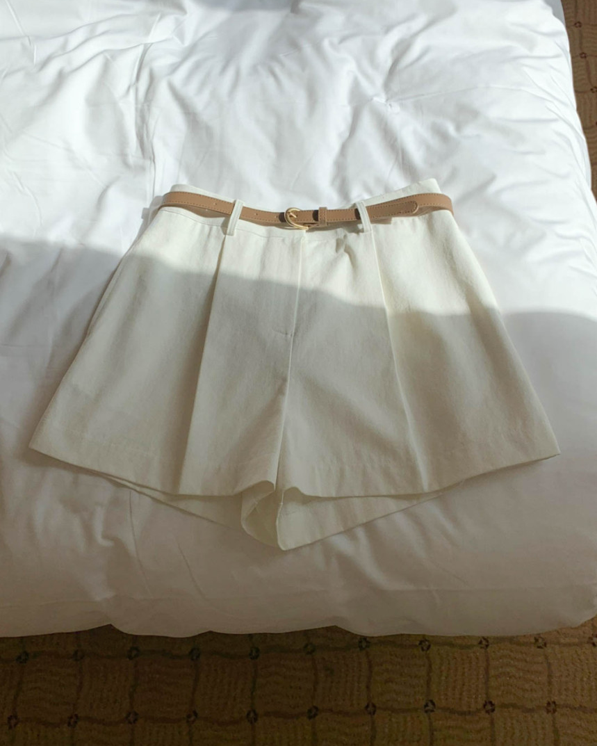 Pintuck shorts with belt