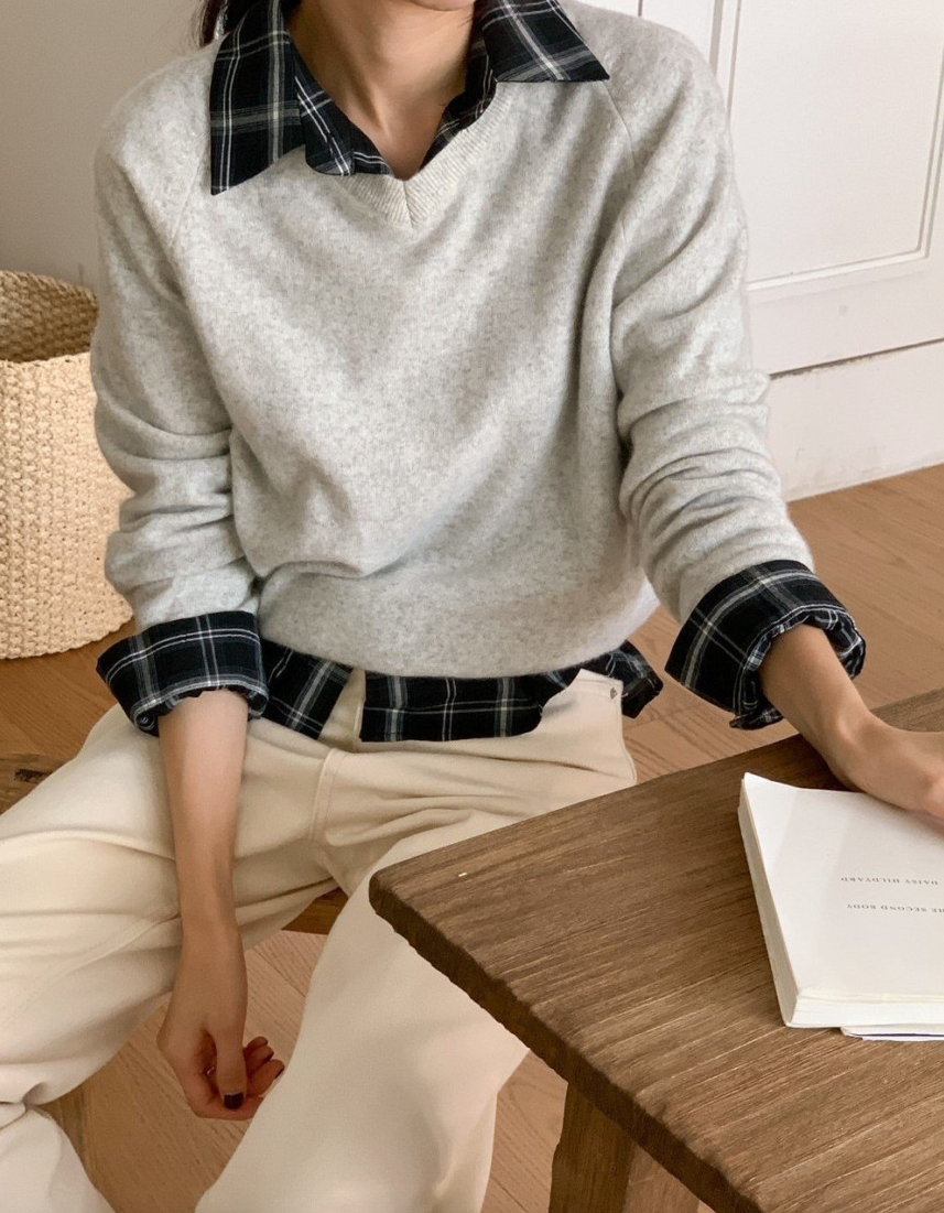 (F/W) Cashmere blend V neck sweater