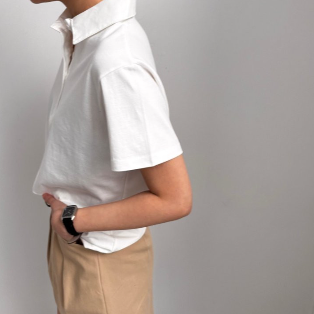Contrast collar T-shirt