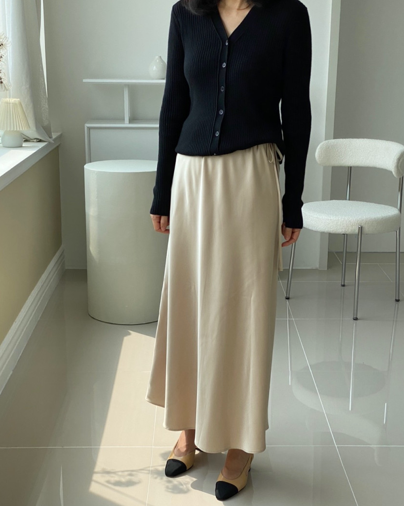 Glossy satin skirt