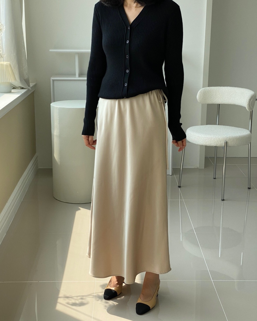 Glossy satin skirt