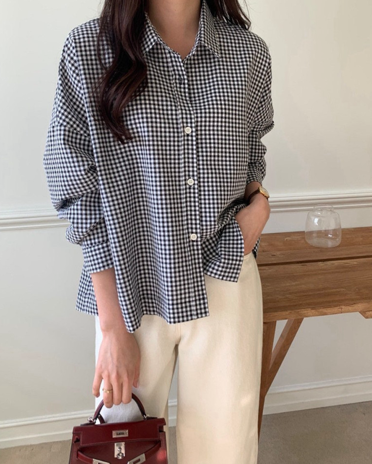 Small checkered cropped shirt