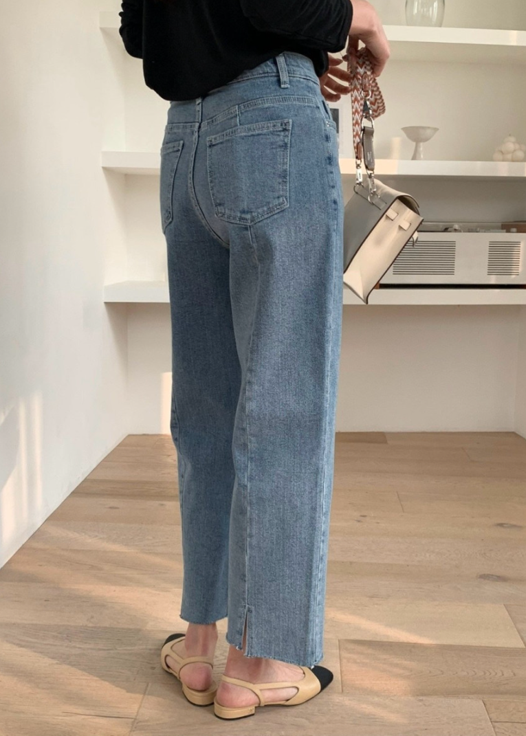 Relaxed straight jeans