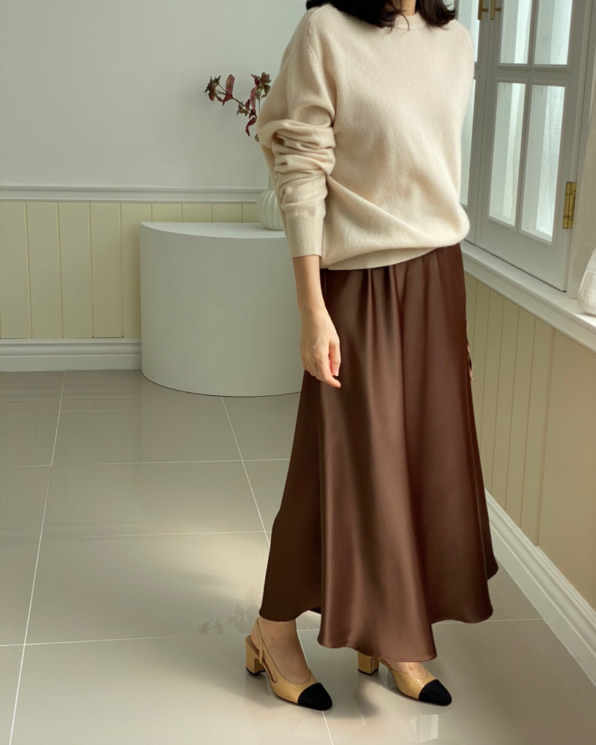 Glossy satin skirt