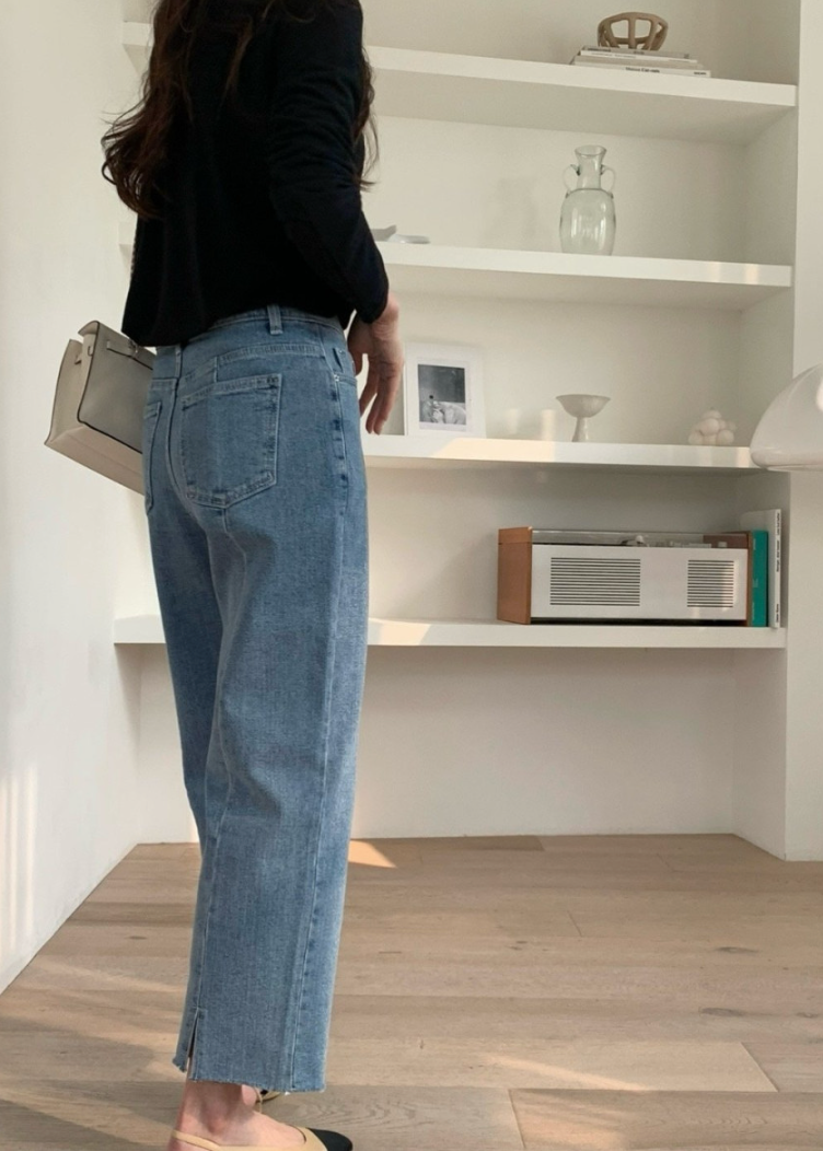 Relaxed straight jeans
