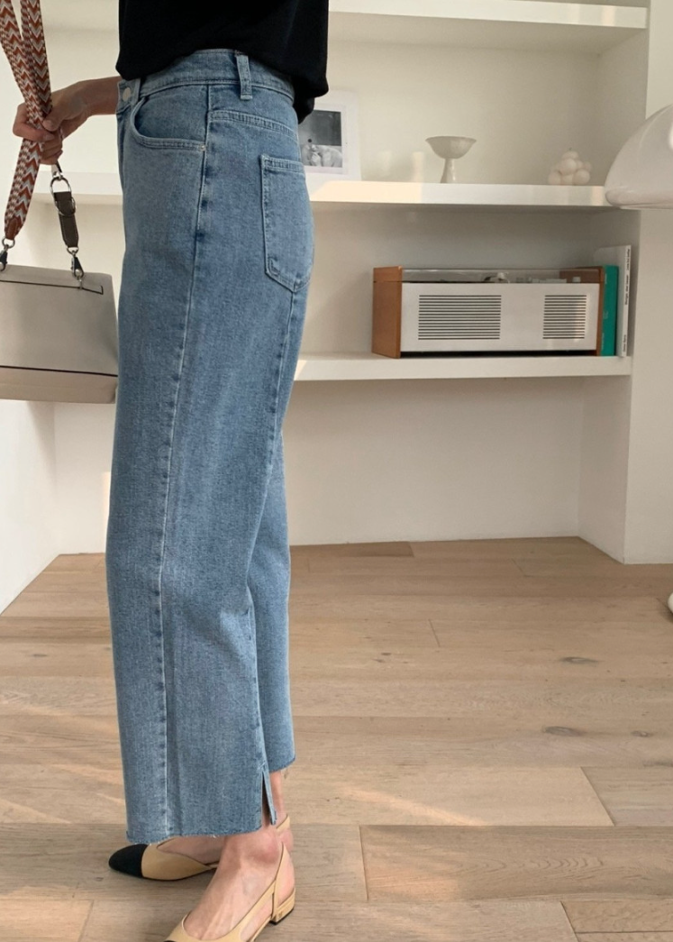 Relaxed straight jeans
