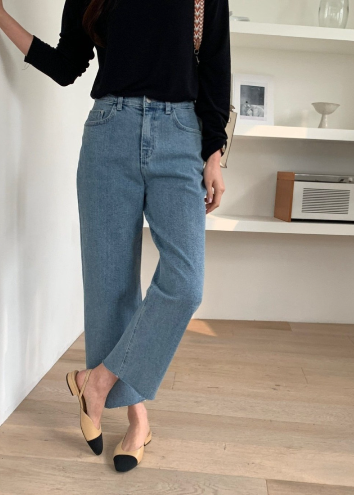 Relaxed straight jeans