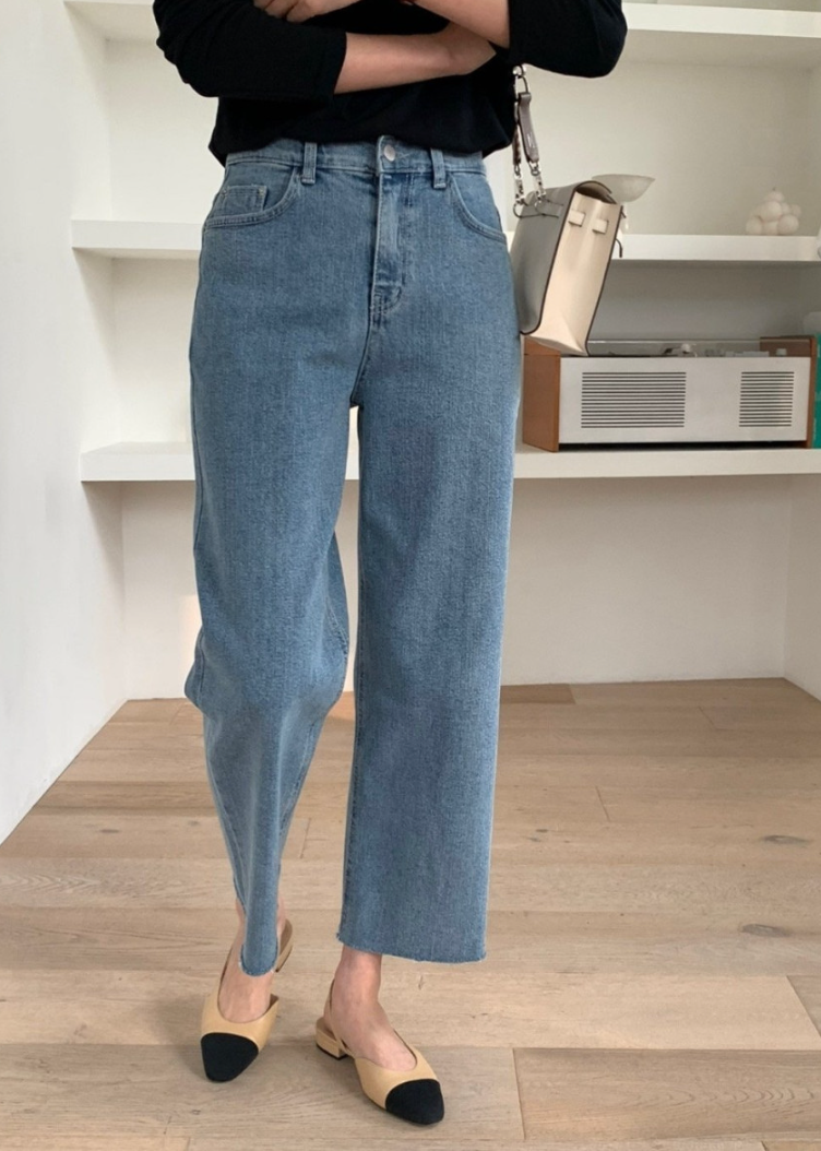Relaxed straight jeans