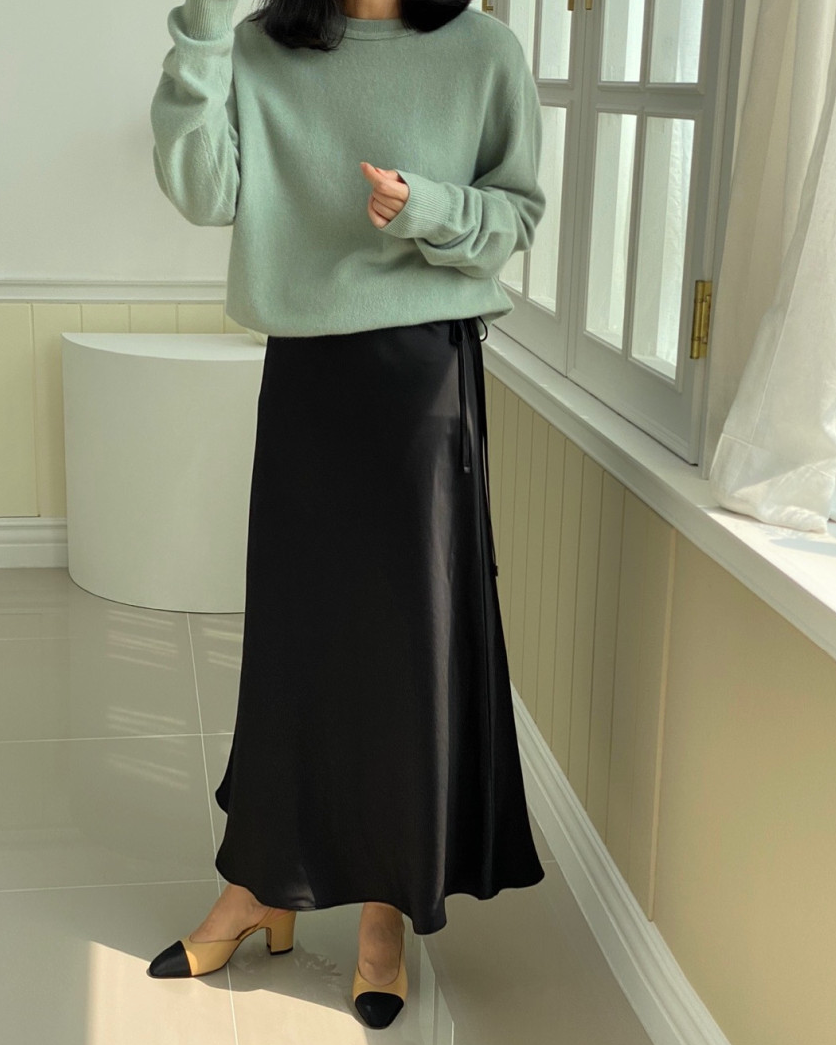 Glossy satin skirt