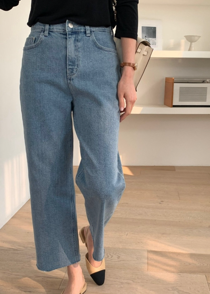 Relaxed straight jeans