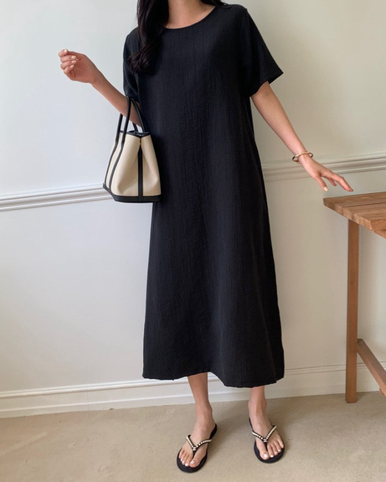 Minimal round neck dress
