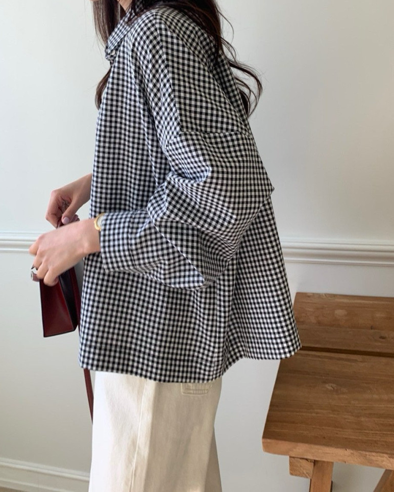 Small checkered cropped shirt