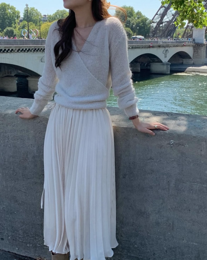 Accordion pleats skirt