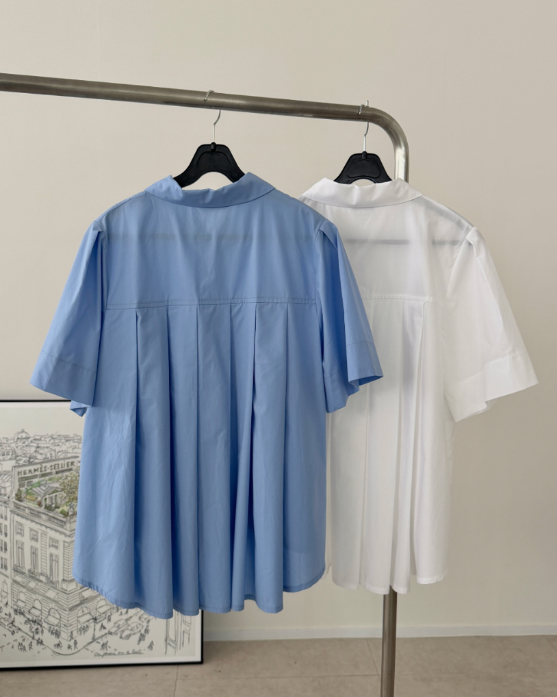 Back pleats shirt