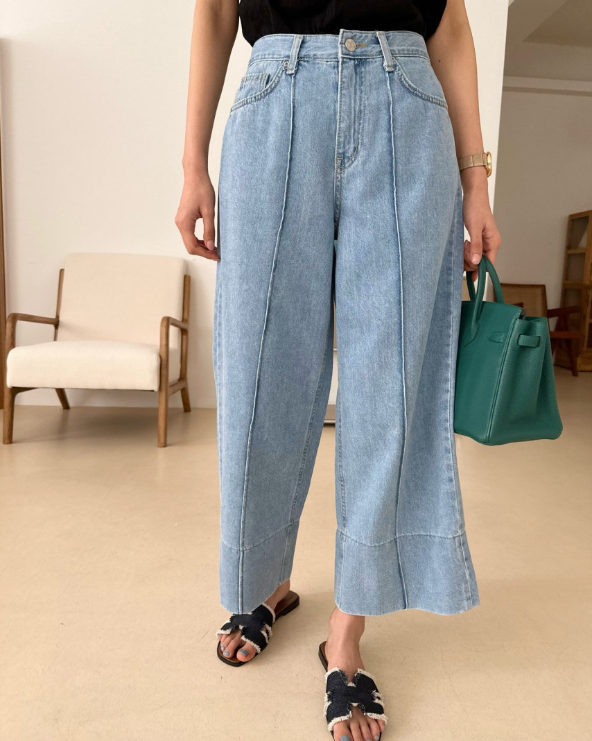 Light denim Pintuck Straight Leg Jeans
