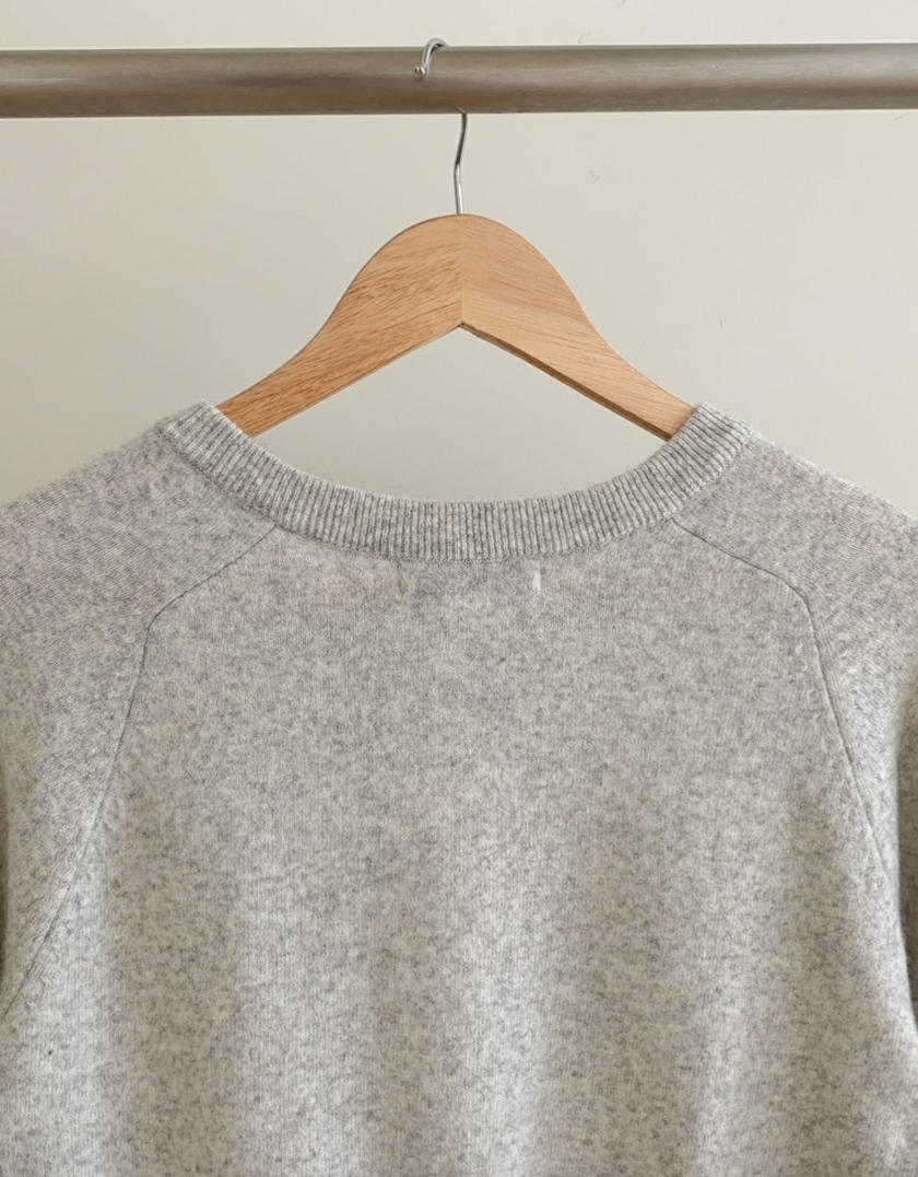 (F/W) Cashmere blend V neck sweater