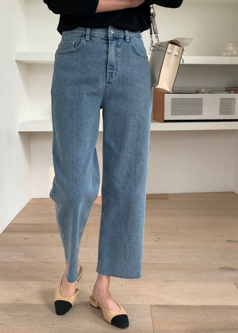 Relaxed straight jeans