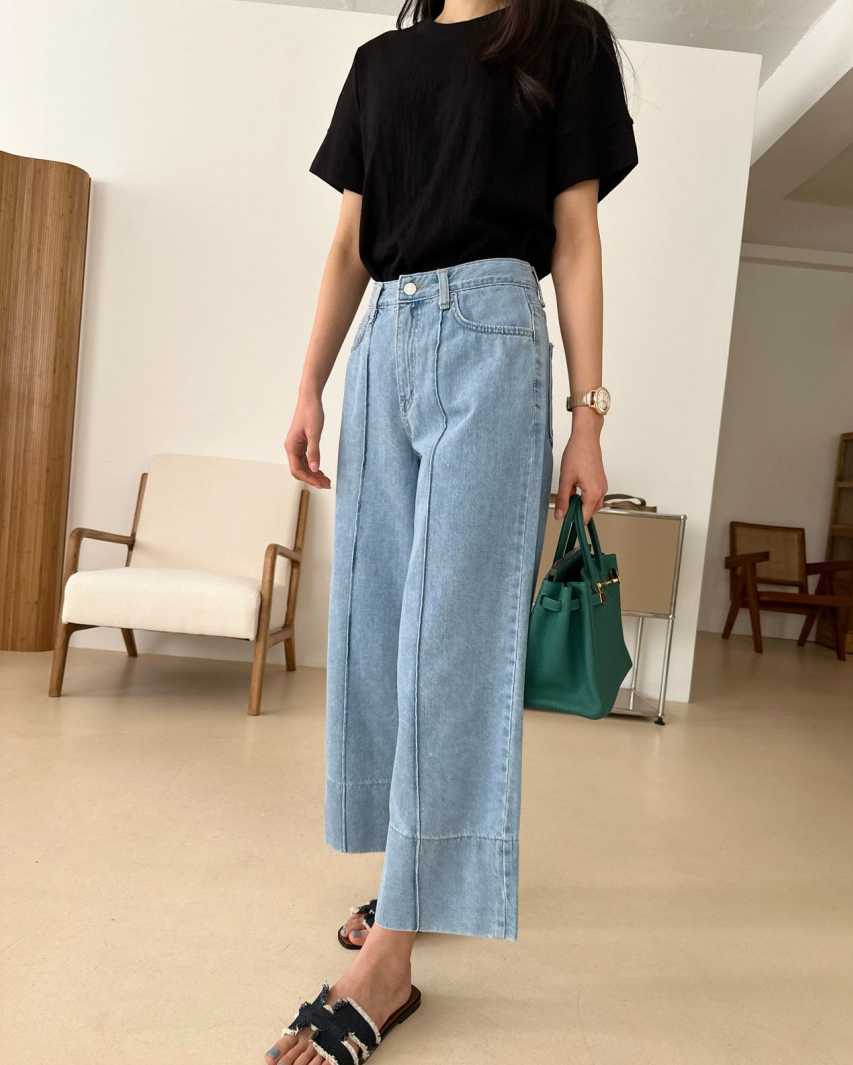 Light denim Pintuck Straight Leg Jeans