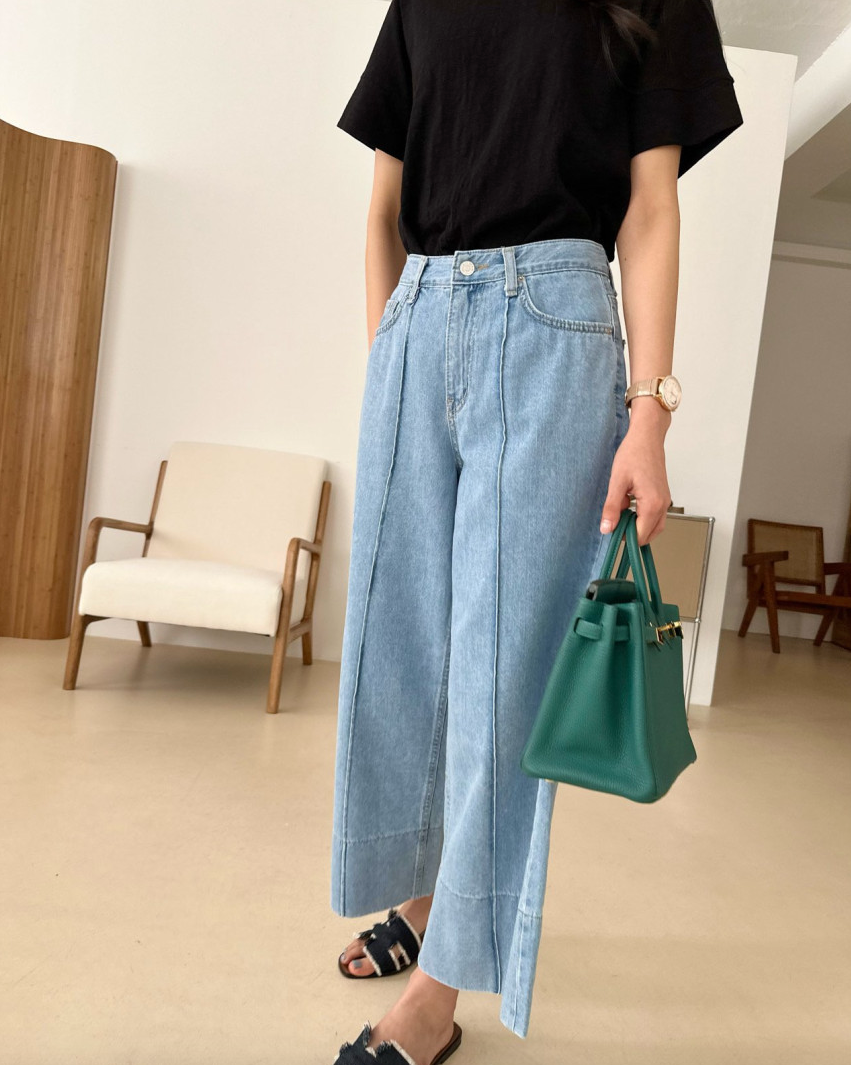 Light denim Pintuck Straight Leg Jeans