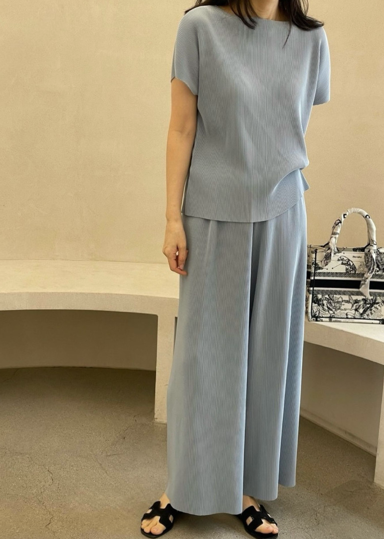 Pleated wide pants