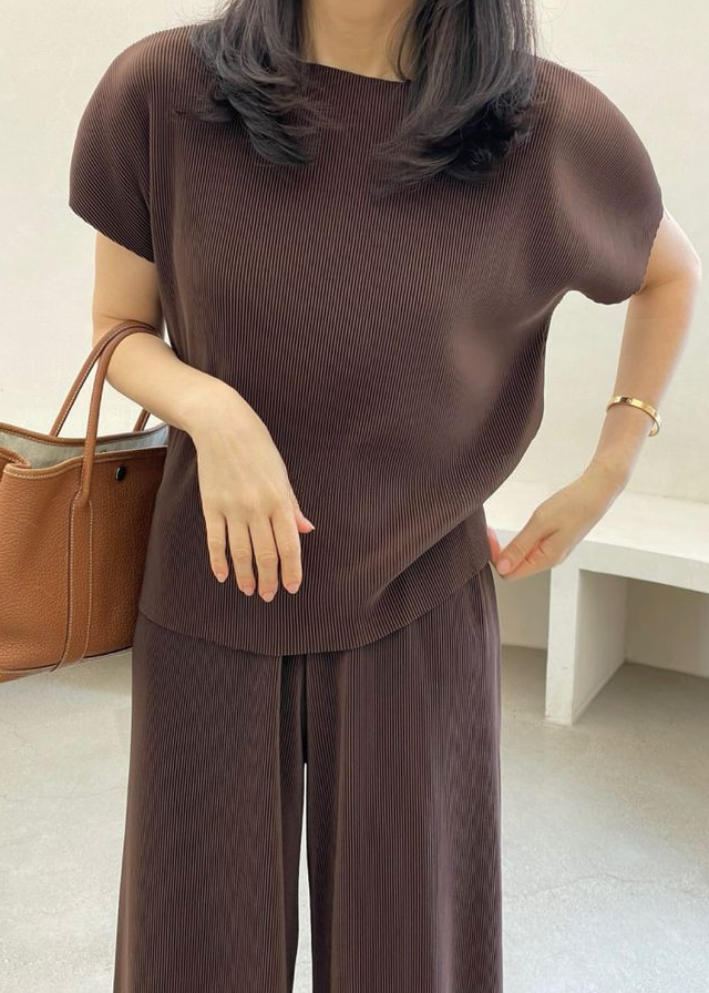 Pleated wide pants